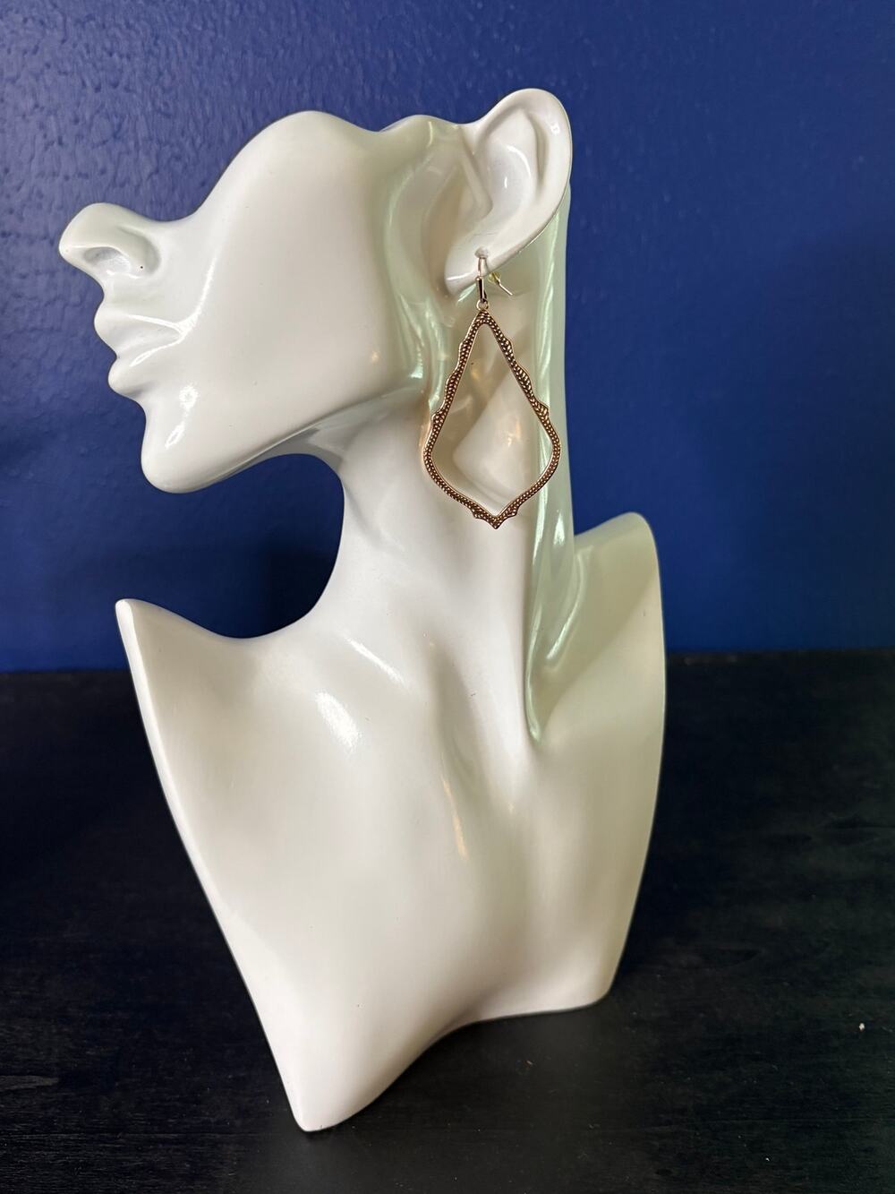 Kendra Scott Sophee Hoop Earrings • Rose Gold • EUC